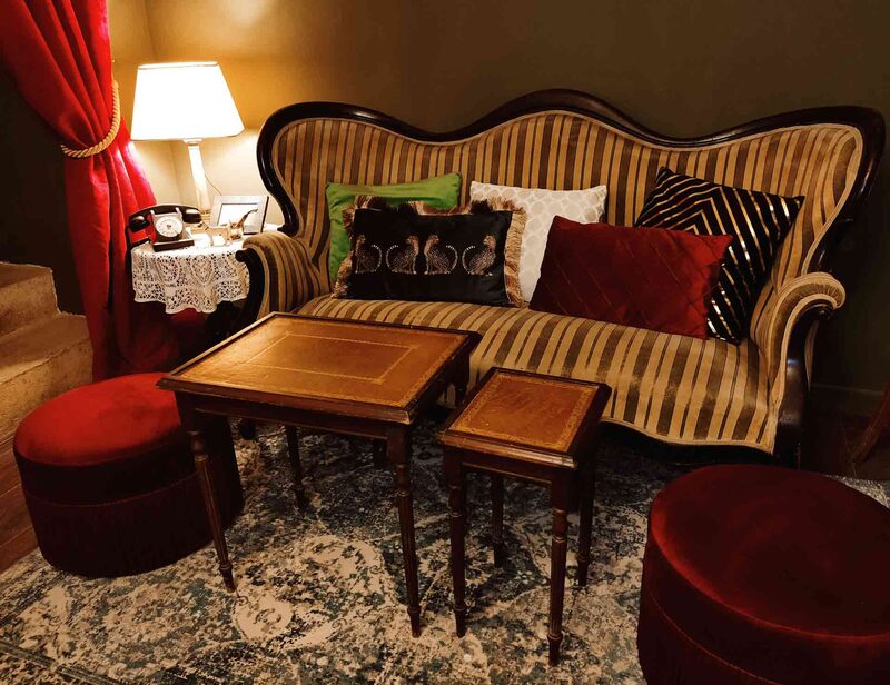 Le logis des curiosités : salon